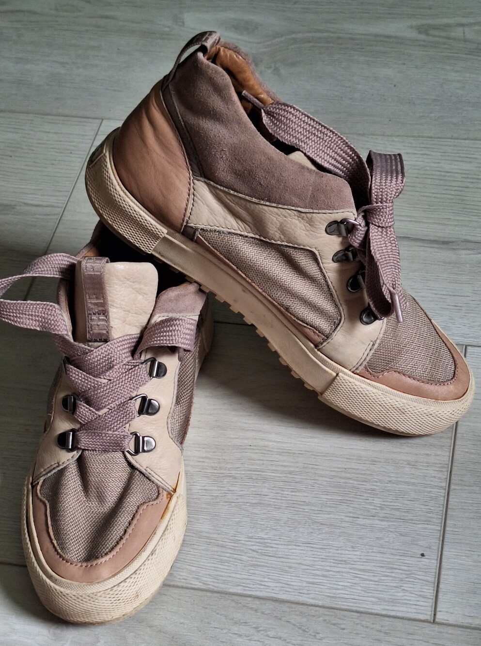 Frye Womens Gia Sneaker Size 7 Taupe Pink Mauve Suede Lug Sole Trail Mid Shoe